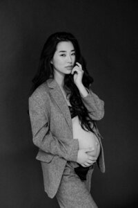 Boston Maternity Photographer. In studio maternity session. In studio editorial maternity session. Great Boston family photographer. Deborah Zoe Photography. Boston Family Portraits, Boston Maternity Portraits, Boston Editorial Photographer.