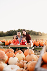 family mini engagement couple wedding christmas spring fall sessions maternity photographer wedding photography stuarts draft waynesboro charlottesville staunton52