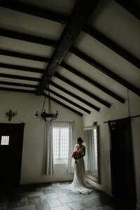 Bridal portrait at Yew Dell Botanical Gardens in Kentucky