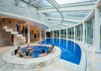 hotel swimming pool