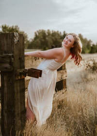 Western style senior portraits in Oregon's Columbia River Gorge.
