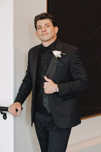Davenport Wedding Venue | The Figge Museum Wedding | Quad Cities Wedding Photographer | Black Tie Wedding in Davenport, IA-6