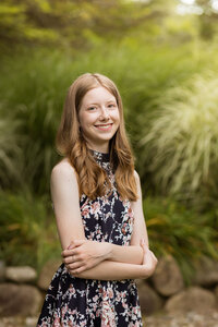 Girl posing for senior photos in Oxford Michigan senior photography