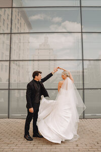 Davenport Wedding Venue | The Figge Museum Wedding | Quad Cities Wedding Photographer | Black Tie Wedding in Davenport, IA-8
