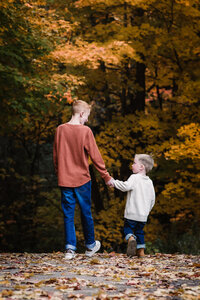 outdoor family portraits kitchener