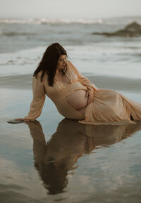 luxury-maine-maternity-photographer-beach-session-08