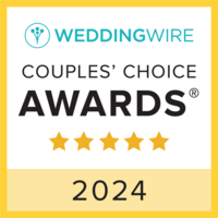 Logo of WeddingWire Couples' Choice Awards 2024, featuring five gold stars and black text on a white and yellow background, symbolizing stress-free weddings.