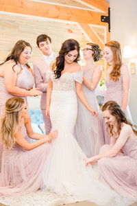 Blue Haven Barn Wedding || Sioux Falls Wedding Photographer || © Emily Mitton Photography
