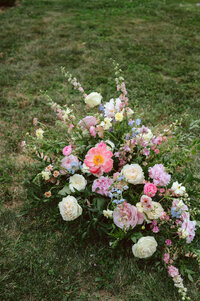 Ceremony florals by Flowergirl Cville at Eastwood Farm & Winery. Jessa Rose Moments Photography.