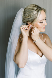 monroe-ct-bride-ready-hair-and-makeup