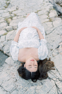Maternity-Photoshoot-Crystal-Cove-Laguna-Beach_020