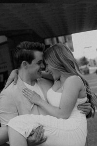 Downtown-Phoenix-Engagement-Session-Phoenix-Arizona-Engagement-Photos-05