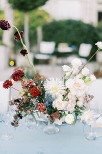 colorful-bouquet-flowers-set-festive-table
