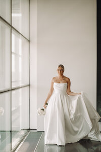 Davenport Wedding Venue | The Figge Museum Wedding | Quad Cities Wedding Photographer | Black Tie Wedding in Davenport, IA-33