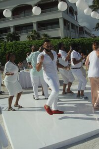 bryan-preston-lgbtq-wedding-reception-dancing-hard-rock-riviera-maya
