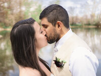 4karma-studio-latino-elopement-first-kiss