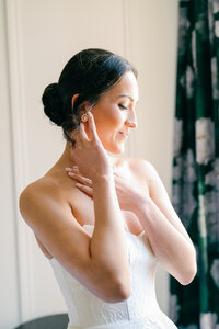 Reynoso-Clark-Bride-Getting-Ready-20
