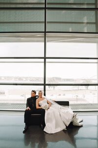 Davenport Wedding Venue | The Figge Museum Wedding | Quad Cities Wedding Photographer | Black Tie Wedding in Davenport, IA-42