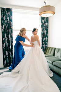 Reynoso-Clark-Bride-Getting-Ready-14