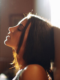 Portrait-intime-contre-jour