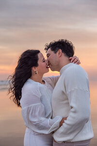 couples-photoshoot-mallorca-beach-at-sunset 41