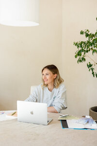 Luci-Aug-24-brand-shoot-stories-by-chloe-brand-photography-uk-12