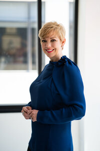 Dallas Fort Worth Headshot Photographer traditonal lifestyle on location in studio lightly photography-00039
