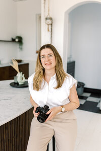 Zakelijk portret van fotograaf in daglichtstudio Nijverstudio Ijmuiden