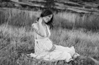 Colorado-Maternity-Photos-Red-Rocks-85-B&W