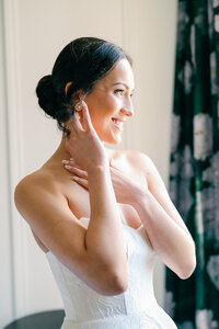 Reynoso-Clark-Bride-Getting-Ready-19