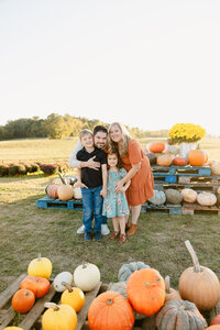 family mini engagement couple wedding christmas spring fall sessions maternity photographer wedding photography stuarts draft waynesboro charlottesville staunton31