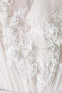 detail svatebních šatů
