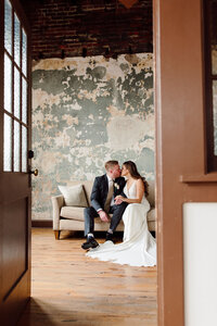 Knoxville bride and groom kissing at Tennessee wedding venue