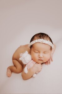 #alittlegoose #sacramentophotographer #folsomnewbornphotographer #rocklinnewbornphotographer #sacramentonewbornphotographer #newbornphotography#elkgrovenewbornphotographer #elkgrovebaby #newbornboy #newborngirl #newborn #newbornsession #newbornphotographerelkgrove #newbornphotographersacramento #サクラメント