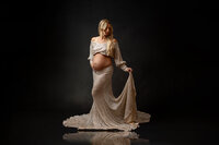 Luxury maternity sessions in southern Minnesota, maternity sessions near me, Mankato maternity Photographer.