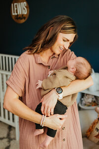 colorado-springs-lifestyle-photographer-newborn-2