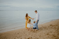 waialae-kahala-beach-family-session-oahu-hawaii-chelsea-abril-photography-33