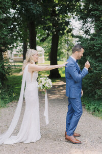 First Looks | Domaine Cataraqui Quebec Wedding Photographer | Juno by Julia C. Vona
