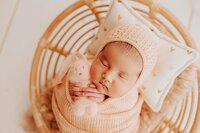 #alittlegoose #sacramentophotographer #folsomnewbornphotographer #rocklinnewbornphotographer #sacramentonewbornphotographer #newbornphotography#elkgrovenewbornphotographer #elkgrovebaby #newbornboy #newborngirl #newborn #newbornsession #newbornphotographerelkgrove #newbornphotographersacramento #サクラメント