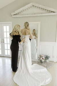 Leal-Vineyard-Bridal-Suite-23