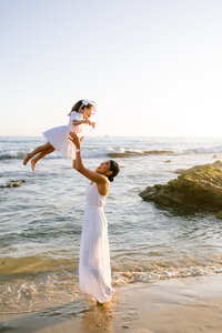 Mitzi-family-beach2022-0359