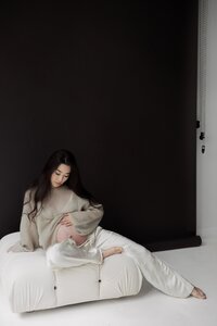 Boston Maternity Photographer. In studio maternity session. In studio editorial maternity session. Great Boston family photographer. Deborah Zoe Photography. Boston Family Portraits, Boston Maternity Portraits, Boston Editorial Photographer.