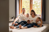 Relaxed-in-home-newborn-photographer-milwaukee-wisconsin-157