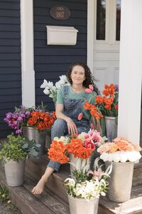 New England Small Business Branding Photographer. Lifestyle visuals, content creation for small businesses and creatives. Deborah Zoe Photography.