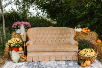 gravel-and-grace-outdoor-vintage-sofa-hay-bales-fall.jpg