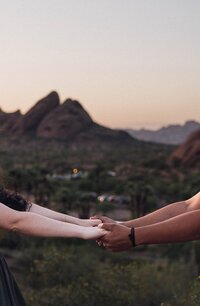 Capture precious moments with expert posing and picturesque locations for your engagement and couple photoshoot - Allie Knulls Photography. Book now!