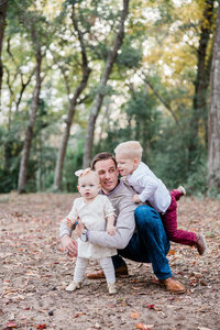 dad and his two kids