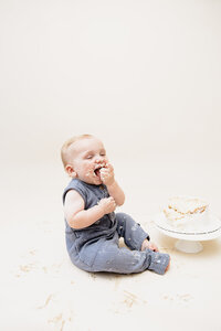 one year milestone cake smash photographer staunton augusta charlottesville waynesboro harrisonburg lexington3
