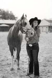 melmarie-photography-senior-photographer-west-bend-wi.jpg-050