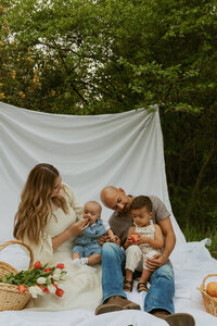 kendra and family sneak peeks Heart and Seoul Photography-3